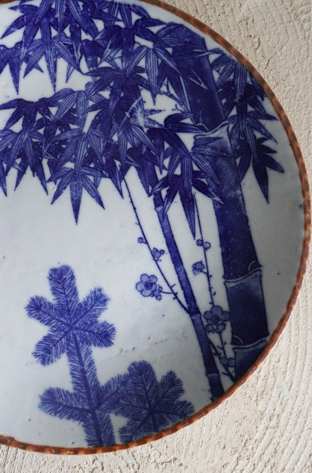 印判染付皿 松竹梅 24.5cm イゲ皿 ワンプレート 飾り皿 1枚
