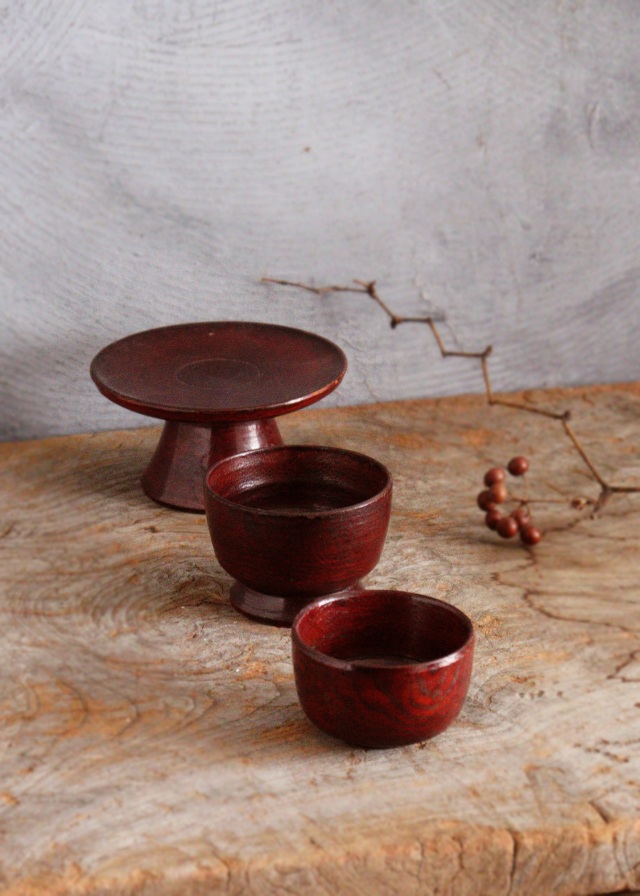 李朝　木台　祭器　高坏　菓子皿  木台　急須台　茶碗　茶器　木椀　木盃