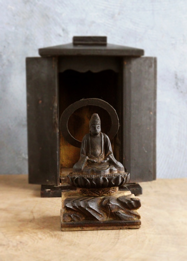 坐像菩薩 厨子 小仏 仏像 時代仏 骨董 仏教美術 古仏 木彫仏