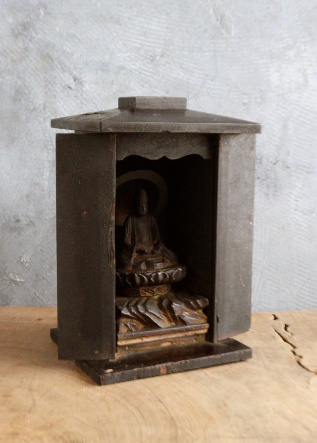 坐像菩薩　厨子　小仏 仏像 時代仏 　骨董　仏教美術　古仏　木彫仏