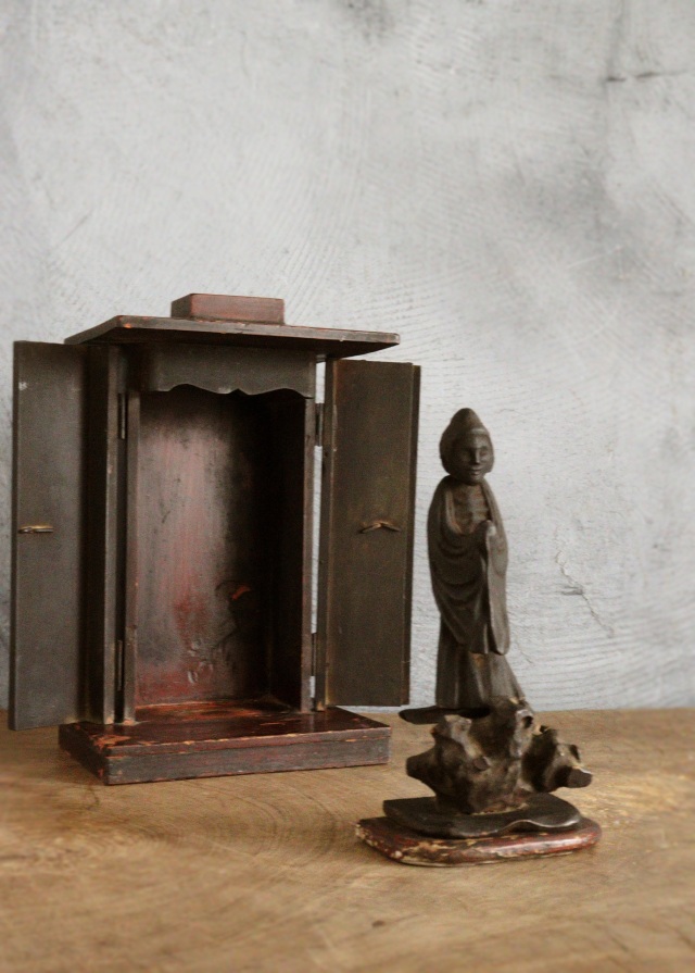 山出釈迦　厨子　小仏 仏像  時代仏 　骨董　仏教美術　古仏　木彫仏　