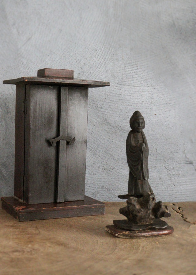 山出釈迦　厨子　小仏 仏像  時代仏 　骨董　仏教美術　古仏　木彫仏　