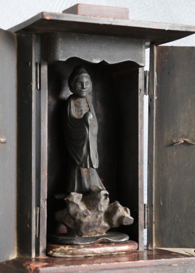 山出釈迦　厨子　小仏 仏像  時代仏 　骨董　仏教美術　古仏　木彫仏　