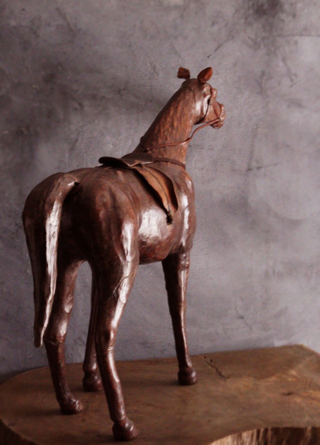 革製　馬像　オブジェ　インテリア　置物