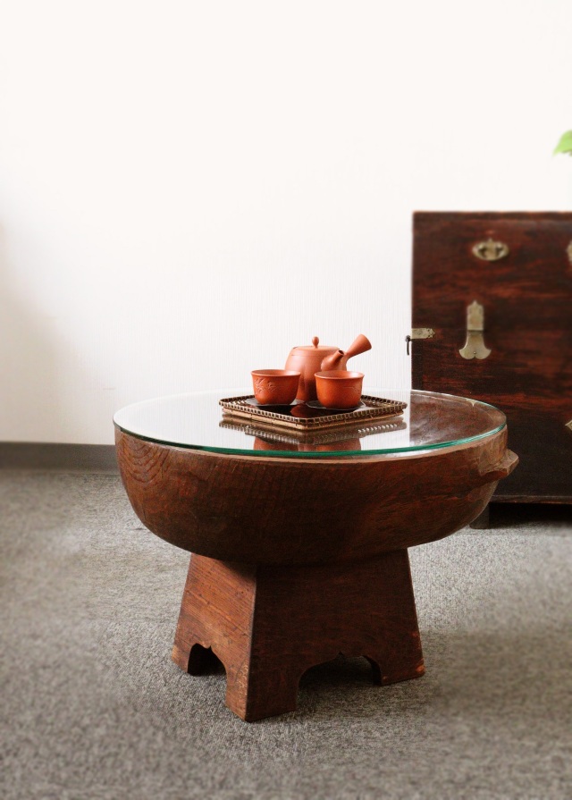 李朝木鉢脚付き　ガラス付き　木製捏鉢　民藝　茶卓　ミニテーブル　木鉢　　李朝家具　捏ね鉢　