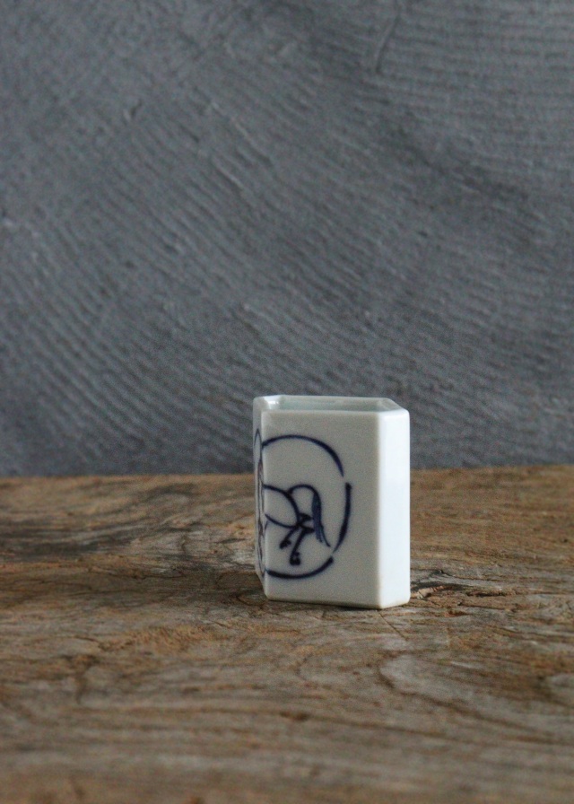 染付菱馬蓋置き　茶道具　蓋置　干支　午年　手書き染付