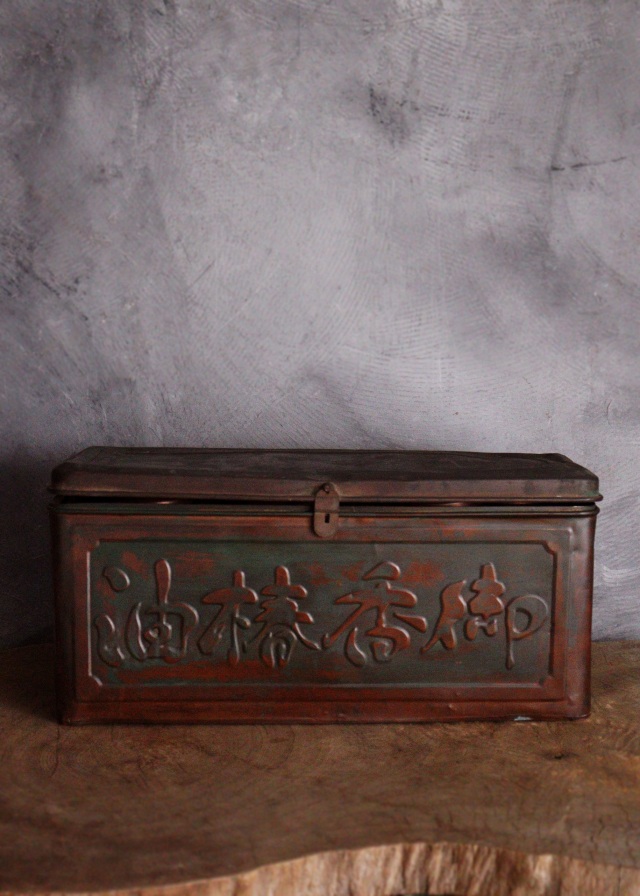 御香椿油缶　味わいの良い古い缶　古道具　