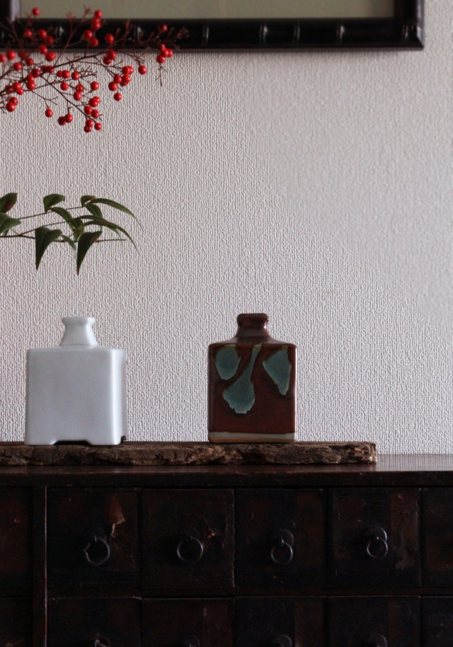 韓国白磁角徳利　益子焼角徳利　白磁器　民藝　花器　一輪挿し