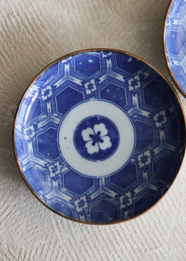 染付印判亀甲・丸に花菱紋様16ｃｍ皿　5枚組　　取り皿　盛皿　中皿　プレート