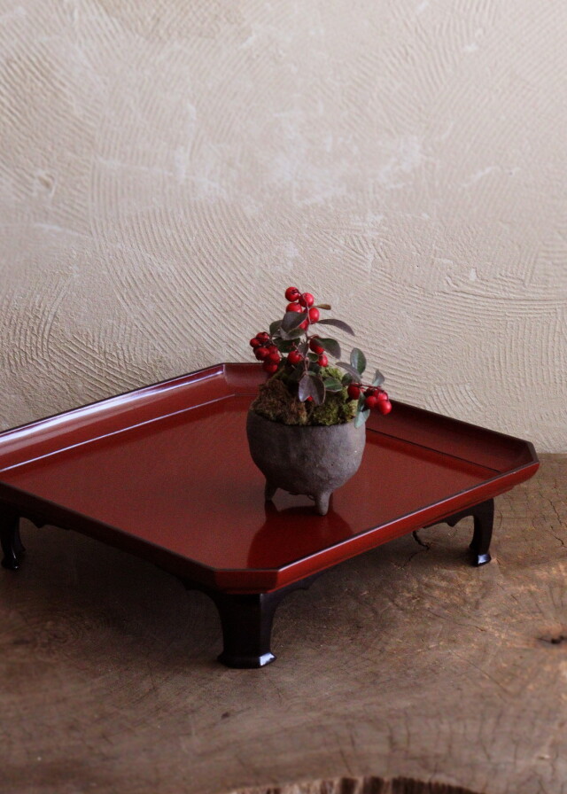 朱と黒二色の脚付き膳 漆膳 お膳 お月見 隅切り角膳 1膳