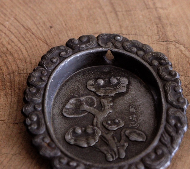 霊芝紋銅製　茶托　引手金具　4枚組　茶器　茶托　煎茶道具　骨董　古玩　民具　建具金具 豆皿