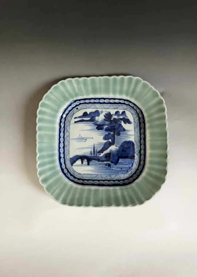 青磁染付隅切菊花四方皿　大皿　盛皿　飾り皿