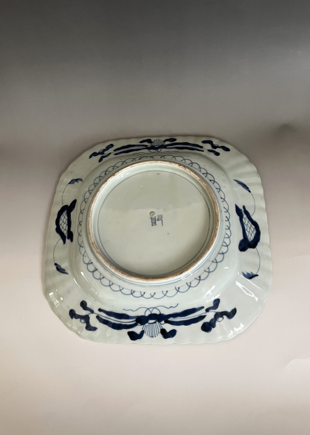 青磁染付隅切菊花四方皿　大皿　盛皿　飾り皿