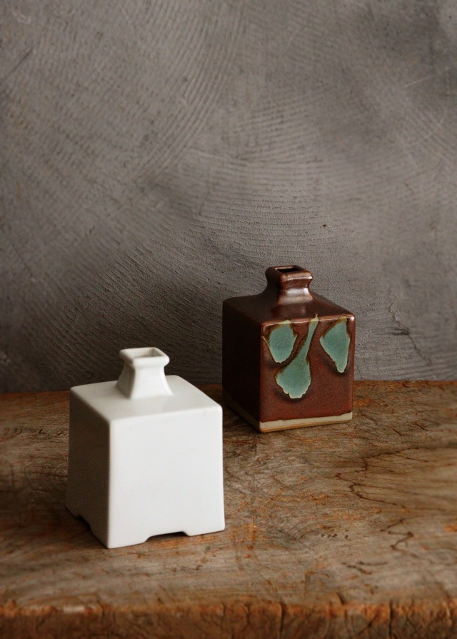 韓国白磁角徳利　益子焼角徳利　白磁器　民藝　花器　一輪挿し