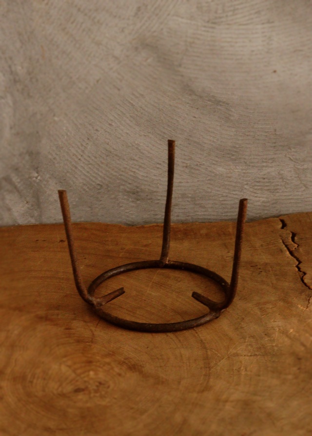 鉄味の良い古い五徳　鉄製五徳　火鉢周りのお道具　卓上火鉢　古道具　民藝　