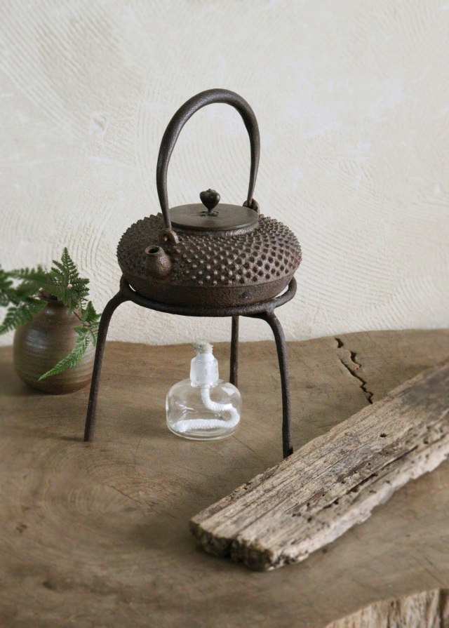 鉄味の良い古い五徳　鉄製五徳　火鉢周りのお道具　卓上火鉢　古道具　民藝　