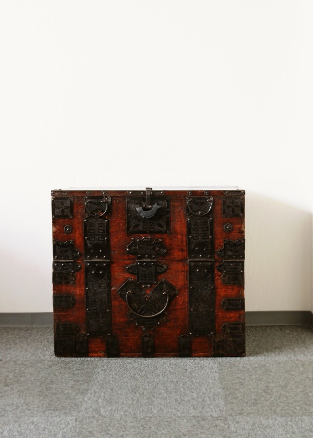 バンダジ　韓国アンティーク家具　李朝箪笥　李朝バンダジ　パンダジ　魚鍵付き　送料込み　