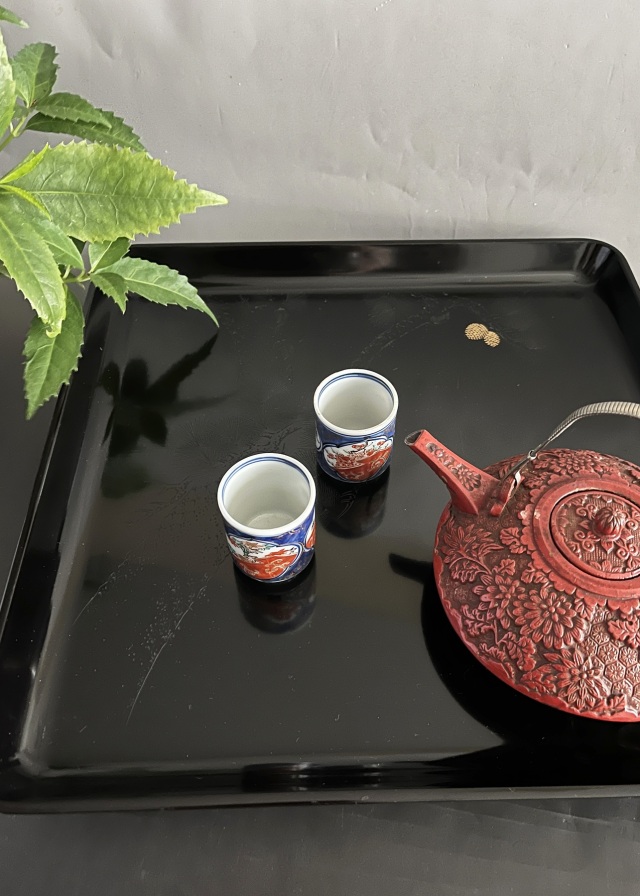 堅地　輪島塗　御膳沈金　松ぼっくり図　二枚組　