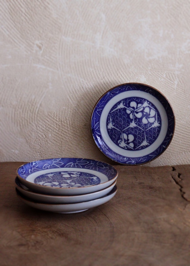 染付印判青海波亀甲花笹紋皿　４枚組　16ｃｍ　ケーキ皿　取り皿　モダン皿　印判皿