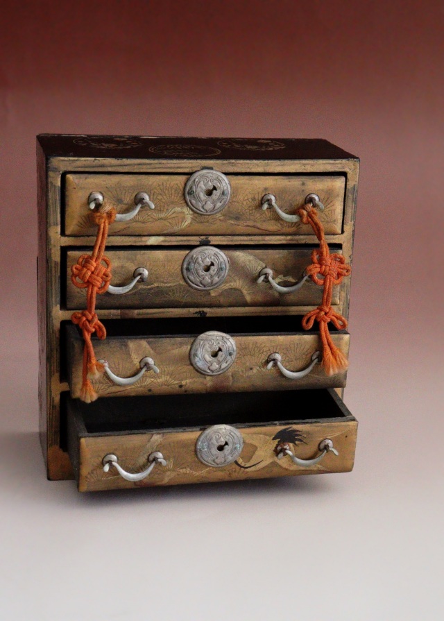 雛道具　蒔絵道具　雛人形箪笥　長持　蒔絵道具　雛人形道具　道具　ひな祭り