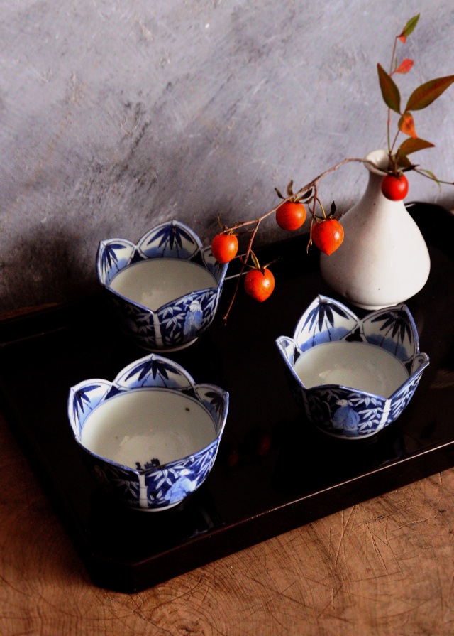 染付手描き竹林賢人図割山椒向付　1客　小鉢　古伊万里