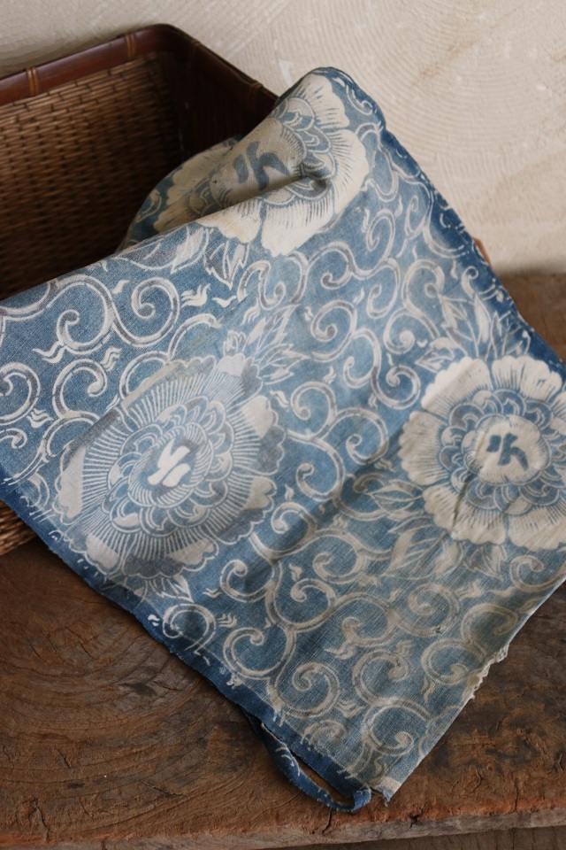 古布　藍染　古裂　藍染アンティーク　 菊唐草　　襤褸