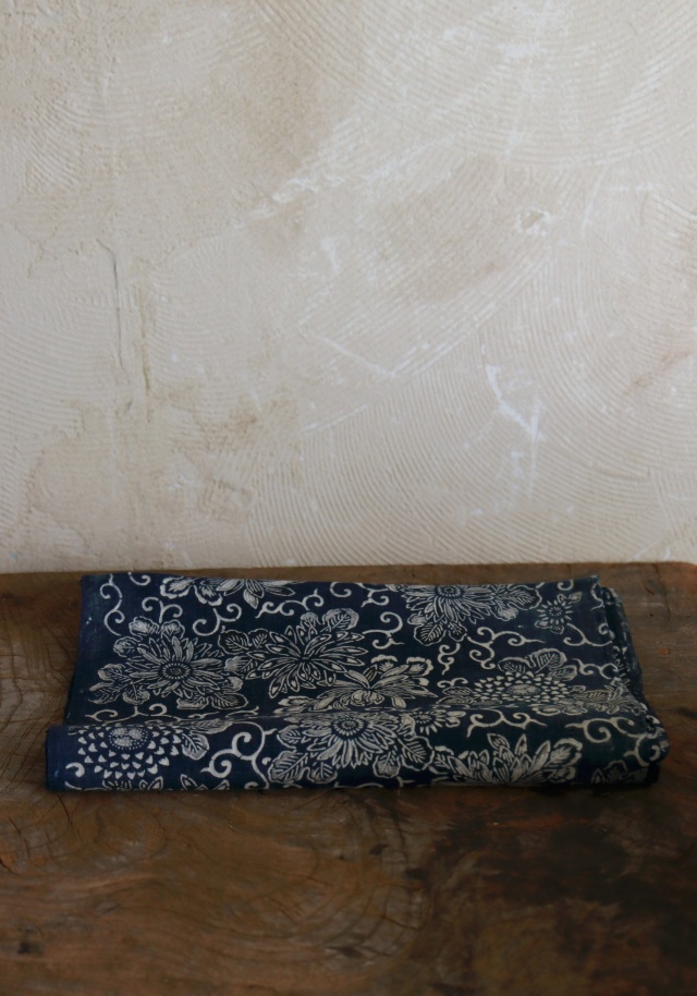 古布　藍染　古裂　藍染アンティーク　 菊唐草　型染　　襤褸