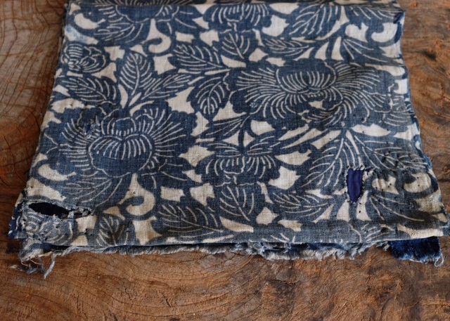 古布　藍染　古裂　藍染アンティーク　 牡丹　型染　　襤褸