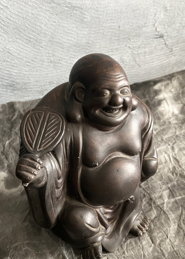 備前焼　布袋様像　優しい表情　
