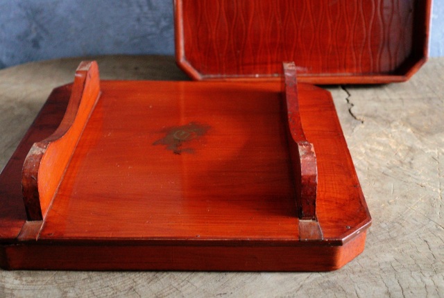 春慶塗り　立涌紋隅切り足付き膳　2膳セット　アウトレット