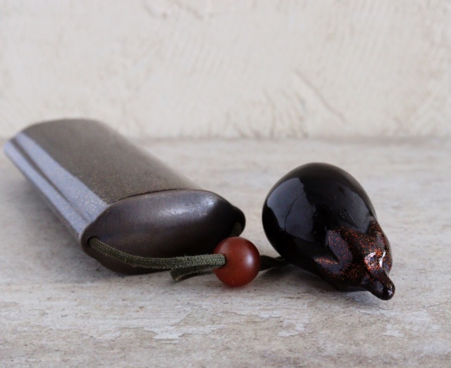 梨地漆ケース　煙草入れ　眼鏡ケース　キセルケース　アンティーク　装身具　茄子根付