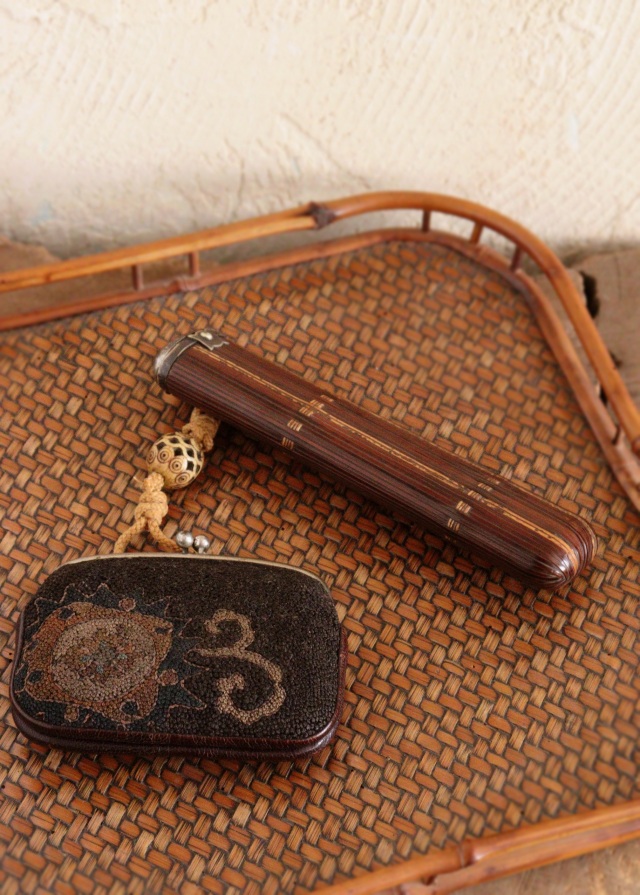 相良刺繍　煙草入れ　竹細工キセルケース　アンティーク　装身具　透かし根付