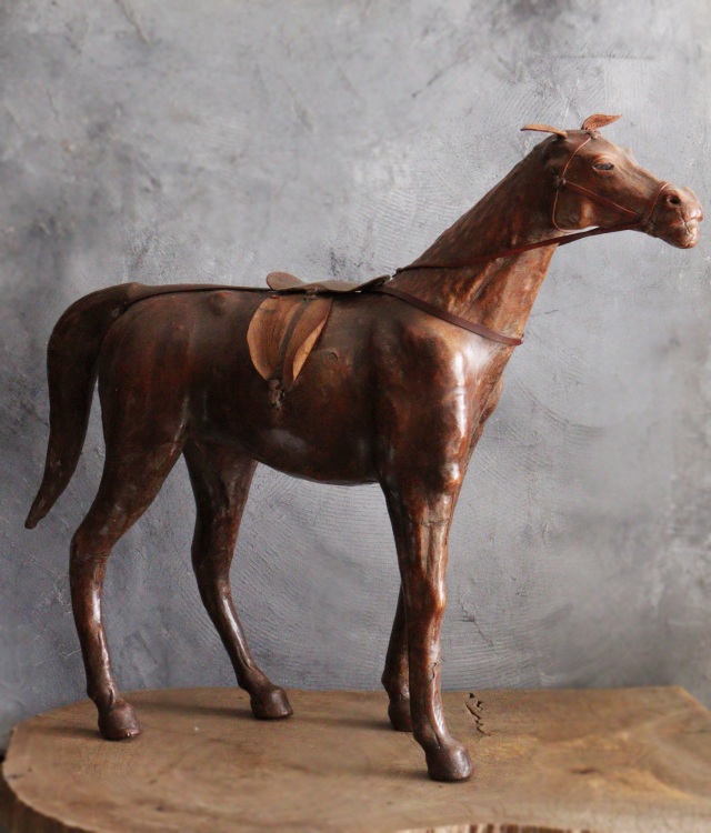 革製　馬像　オブジェ　インテリア　置物