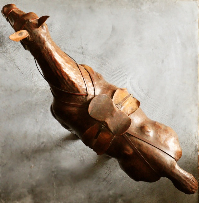 革製　馬像　オブジェ　インテリア　置物