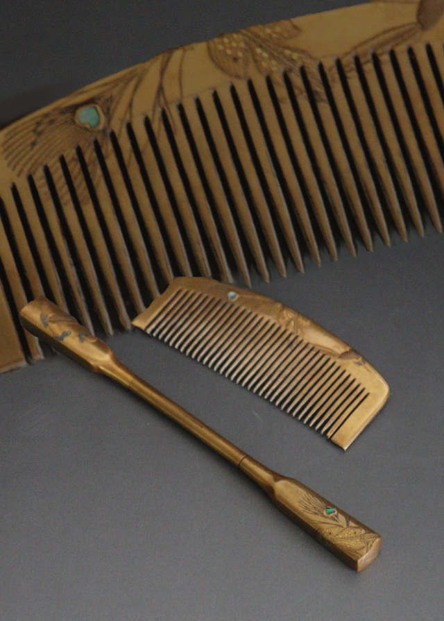 螺鈿孔雀紋蒔絵櫛・笄セット　漆器　髪飾り　和装小物　伝統工芸