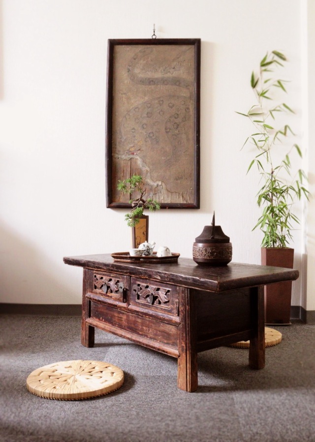 李朝彫刻文机　韓国アンティーク家具　机　テーブル　李朝家具　古道具　ローテーブル