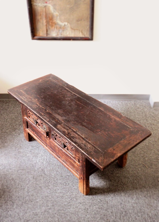 李朝彫刻文机　韓国アンティーク家具　机　テーブル　李朝家具　古道具　ローテーブル