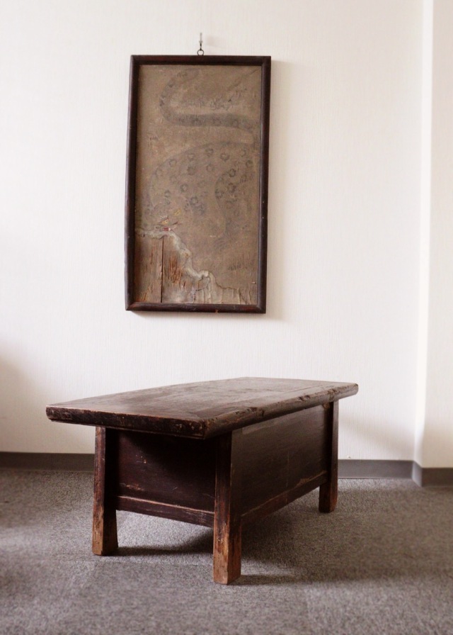 李朝彫刻文机　韓国アンティーク家具　机　テーブル　李朝家具　古道具　ローテーブル