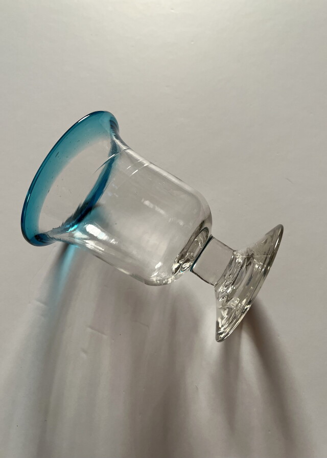 氷カップ・ブルーの口縁