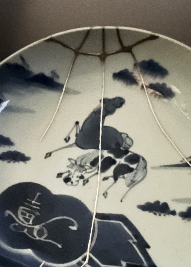 染付皿　馬図　プラチナ繕い有り