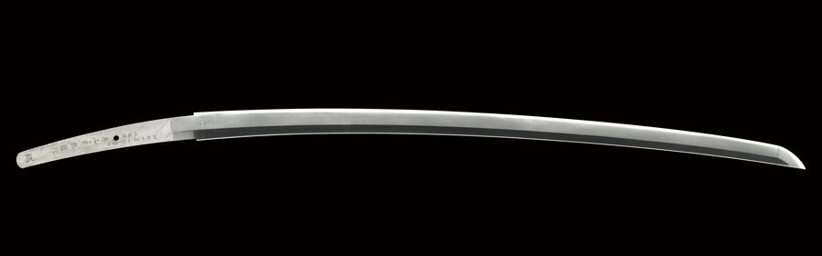 商品番号：Q-033　刀(月山綾杉鍛え)　(太刀銘)大阪住月山貞勝謹作(花押)　昭和十年十一月吉日(一九三五)　自筆箱書き付き