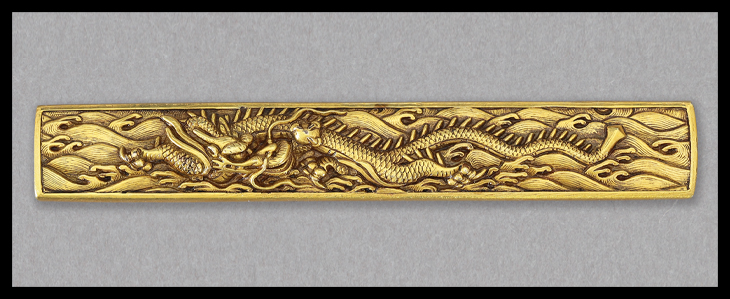 商品番号：T-1273　小柄：波龍図　無銘加賀後藤　保存刀装具鑑定書付き