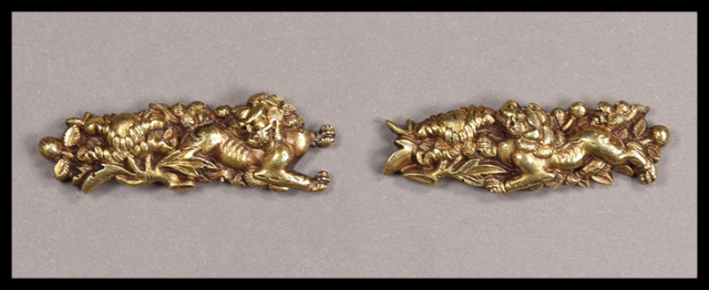 目貫：牡丹獅子図 Menuki:Botan Shishi Zu