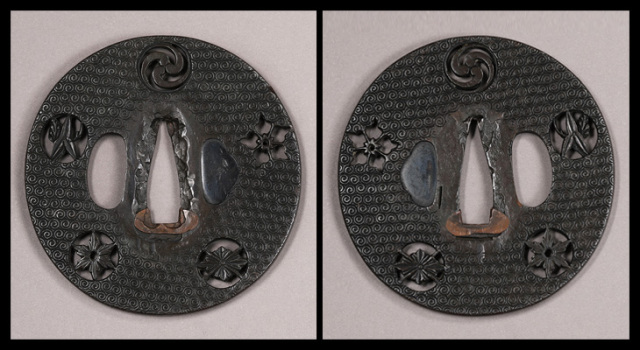 鍔：武鑑散透図 Tsuba:Bukan Chirashi Sukashi Zu