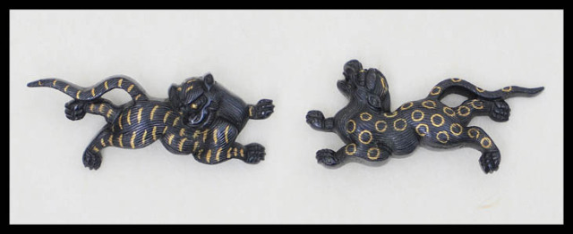 目貫:虎豹図 Menuki:Kogyo Zu 目貫:虎豹図 Menuki:Kogyo Zu