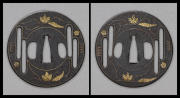 商品番号：T-1346　鍔：左右霞透紋散図　無銘応仁として保存刀装具鑑定書付き