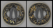 商品番号：VT-023　鍔：三国志図　銘・岡本尚茂（花押）特別保存刀装具鑑定書付き