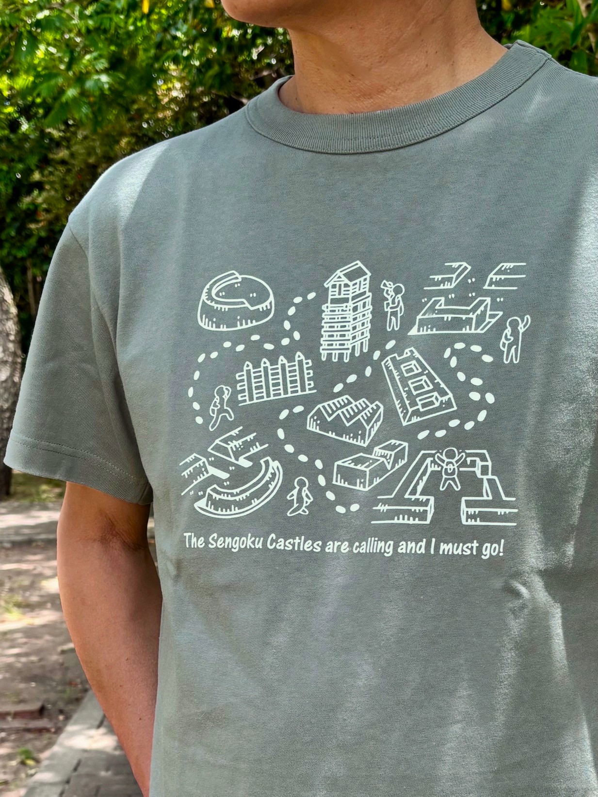 戦国のお城ハイキングイラストTシャツ