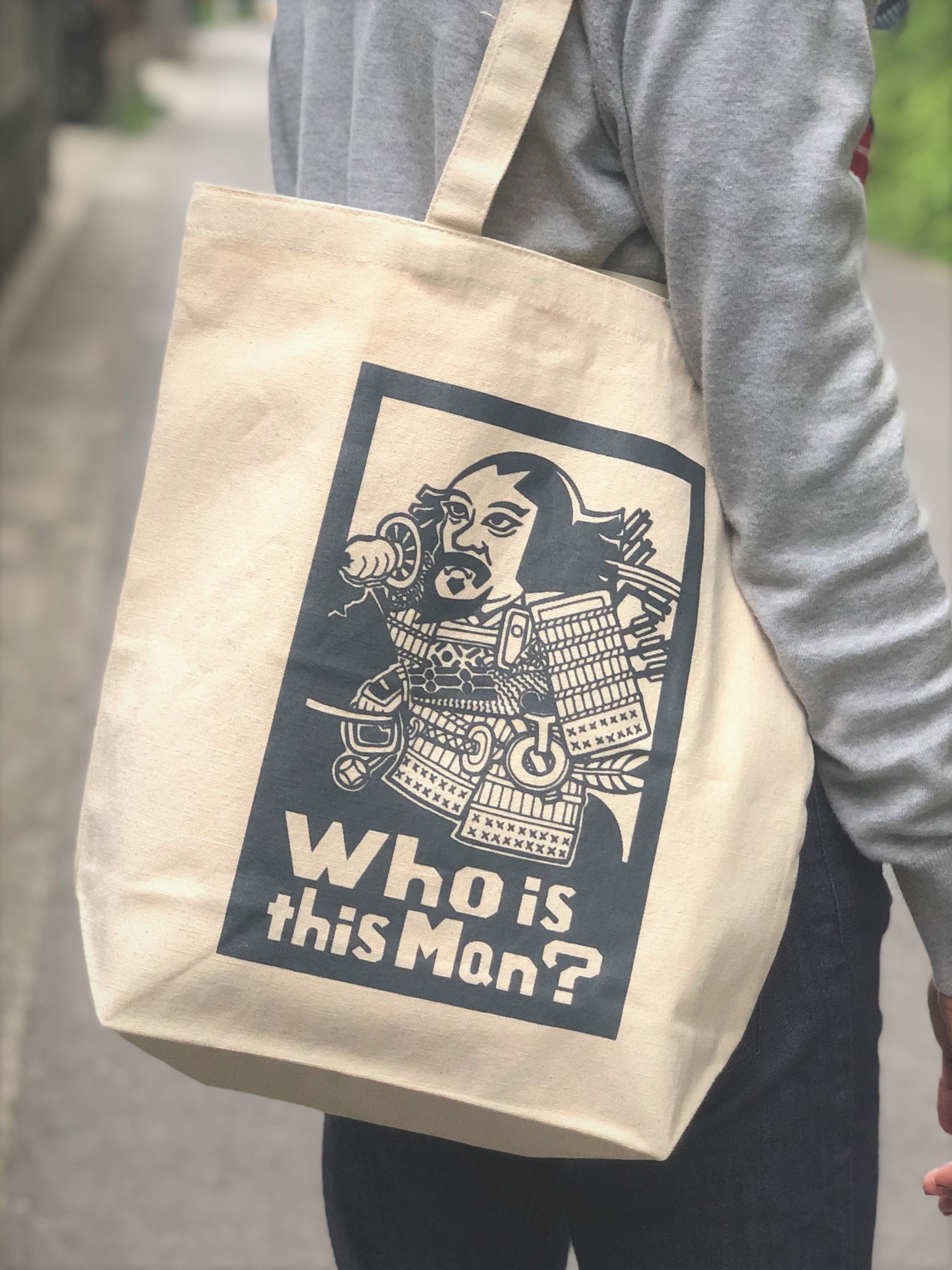 Who is this Man?トートバッグ　