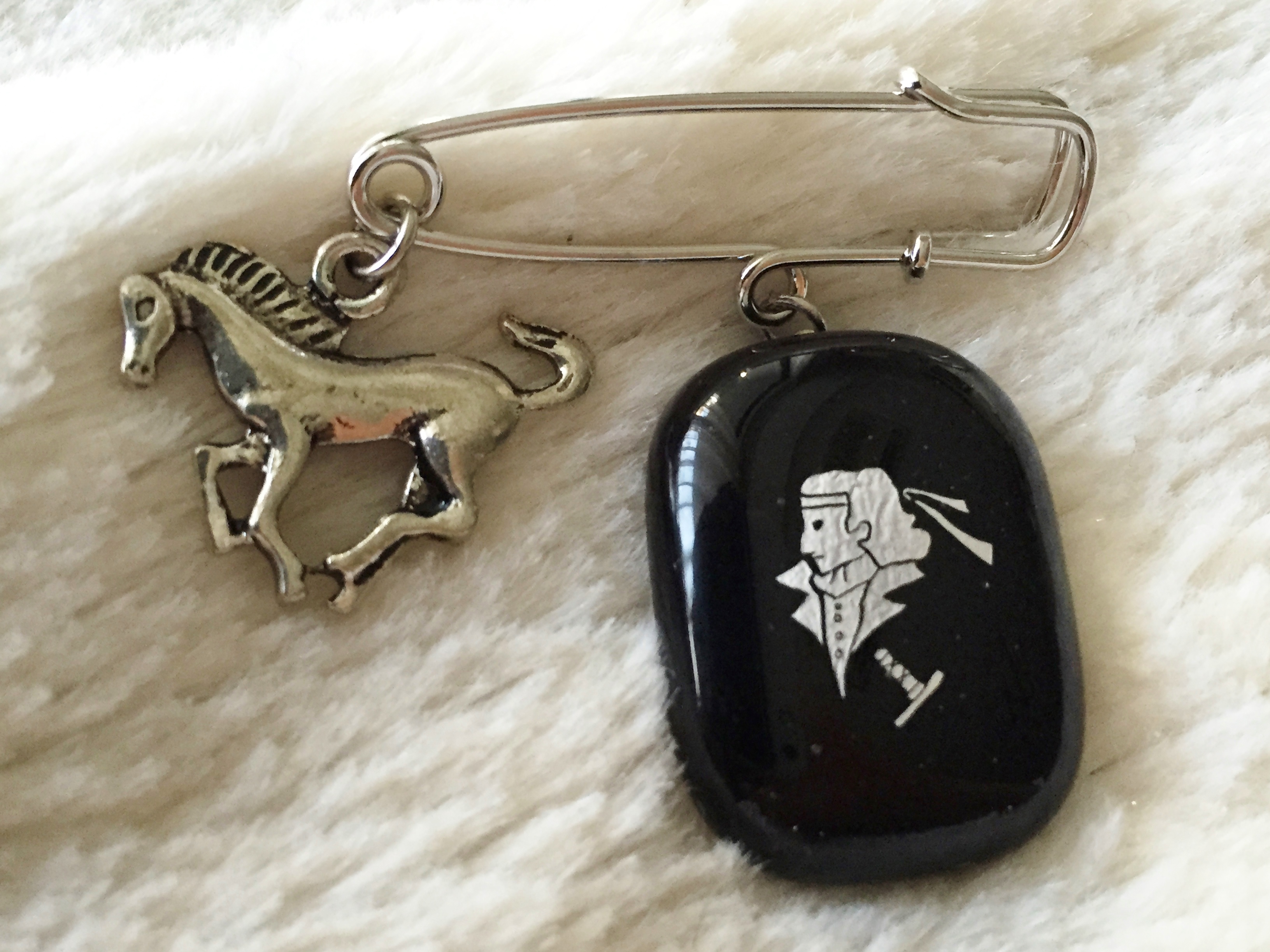 新選組副長　土方歳三揺れるピンブローチ